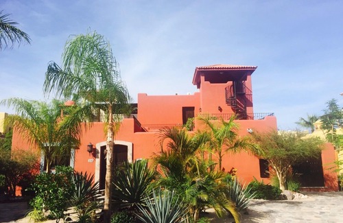Nopolo Casa | Lujo en la Baja Rugosa - Casa Jardin Azul, Bahía Loreto