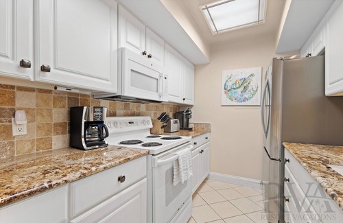 Longboat Key Condominio | Luxury on the Sand – Large Oceanfront Condo La Playa #202D by RVA