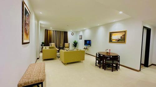 Lahore Apartamento | Luxury one bed Apartment in Penta Square DHA Lahore