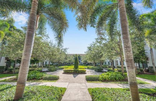 Three Lakes Apartamento | Luxury one bedroom rental w pool