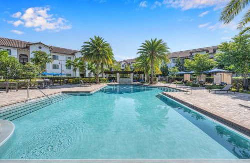 Three Lakes Apartamento | Luxury one bedroom rental w pool