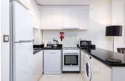 Downtown Dubai Apartamento | Luxury One-Bedroom with View JVC