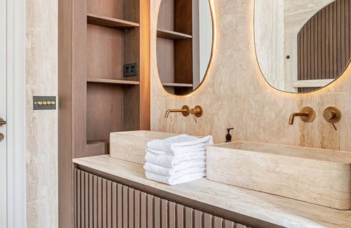 Chaillot Apartamento | Luxury Parisian Stay Just Steps from Eiffel Tower