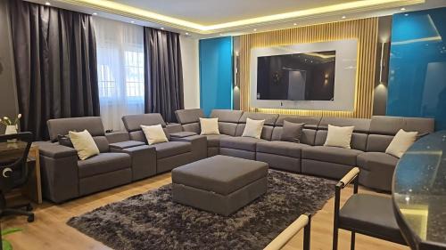 Maadi Apartamento | Luxury partial Nile view Maadi Cairo apartment