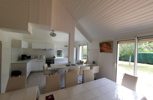 Vannes Casa | Luxury Peaceful 16 Persons Large House Big Garden Near Beach