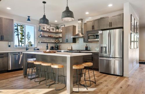 Philipsburg Casa | Luxury, Peaceful Family Getaway! Ski, Hike, Fish