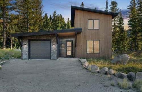 Philipsburg Casa | Luxury, Peaceful Family Getaway! Ski, Hike, Fish