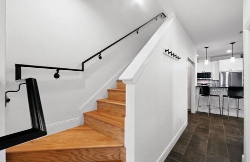 Tobin Hill Casa | Luxury Pearl District Townhome- Walk to Dining & Riverwalk- CASA B