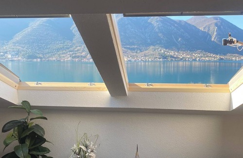 Dobrota Villa | Ático de lujo en villa tradicional de piedra con vistas al fiordo de Kotor