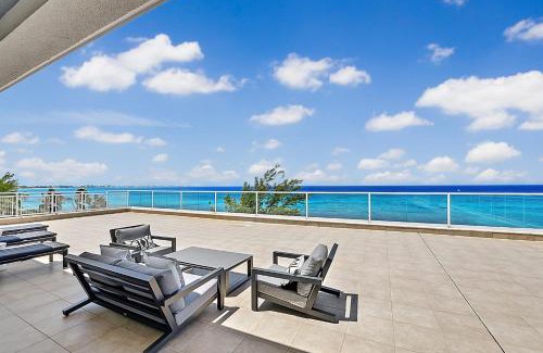 Seven Mile Beach Casa | Luxury Penthouse at Sea Breeze #9