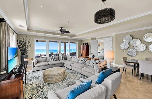 Seven Mile Beach Casa | Luxury Penthouse at Sea Breeze #9