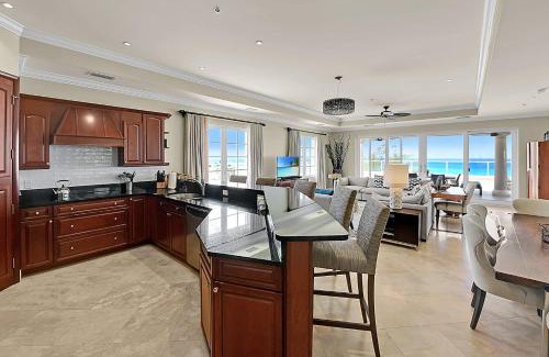 Seven Mile Beach Casa | Luxury Penthouse at Sea Breeze #9