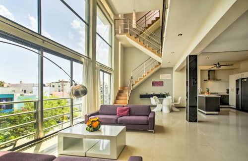 Tohoku Apartamento | Luxury Penthouse with Rooftop Pool - Walk to Beach!