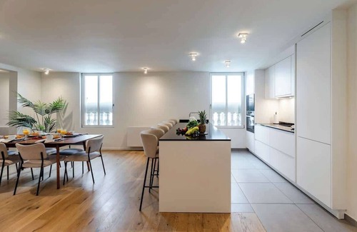 Etterbeek Apartamento | Luxury Penthouse with Panoramic Views 3BR