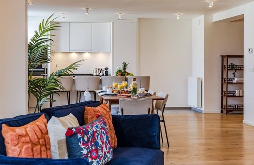 Etterbeek Apartamento | Luxury Penthouse with Panoramic Views 3BR
