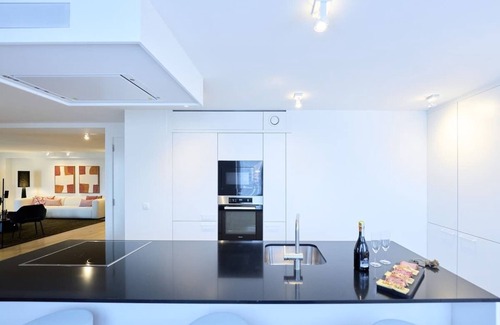 Etterbeek Apartamento | Luxury Penthouse with Panoramic Views Downtown 3BR