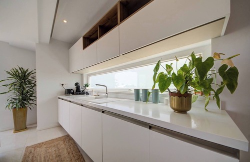 High Ridge Apartamento | Ático de lujo con piscina privada y vistas al mar, capacidad para 6 personas.
