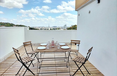 Sevres Apartamento | Luxury Penthouse with Eiffel Tower Views, Minutes from the Palace of Versailles