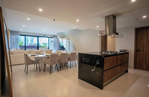 Zona Hotelera Apartamento | Luxury Penthouse with Private Rooftop