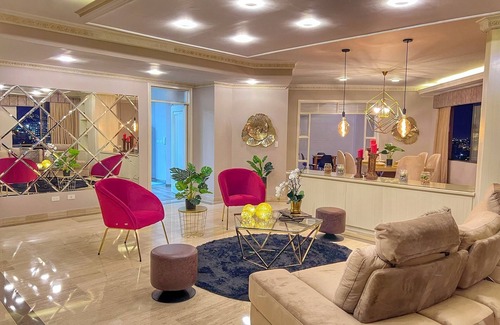Cali Apartamento | Luxury Penthouse with stunnning city view