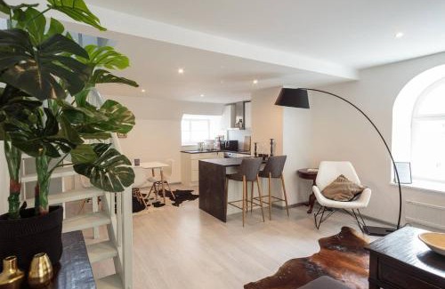 Old Town Apartamento | Luxury penthouse with terrace & sauna in Old Town