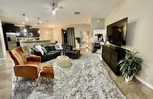 Ruskin Casa | "Luxury Pergola Oasis with Hot Tub"