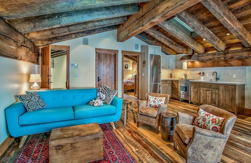 Olympic Valley Chalet De Esquí | Nueva casa de 2 hab ubicada a un minuto de los ascensores