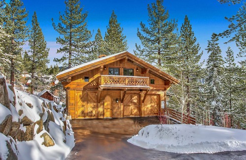 Olympic Valley Chalet De Esquí | Nueva casa de 2 hab ubicada a un minuto de los ascensores