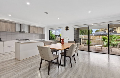 Sanctuary Lakes Casa | Luxury Point Cook Home 30 mins to Melb CBD!