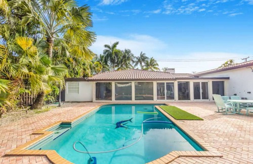 The Roads Casa | Luxury Pool Escape w/Game Room
