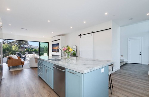 Loma Portal Casa | Luxury Pool Haven with Views and Fireworks