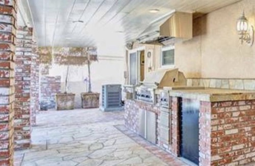 Bolsa Chica-Heil Casa | Luxury Pool home 8 miles from disney / 2 miles from beach