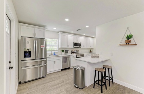 Tampa Casa | Luxury Pool Home Near Stadium - BBQ GRILL- FIREPIT☆