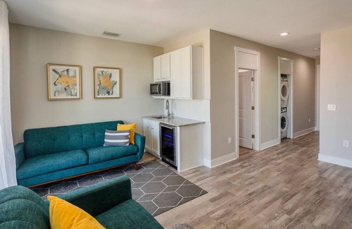Madeira Beach Apartamento | Luxury Pool Home/Golf Cart