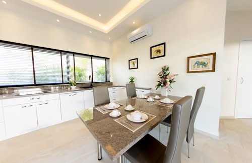 Hin Lek Fai Villa | Luxury Poolvilla Iris