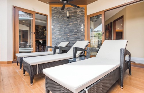 South Pattaya Villa | Luxury Pool Villa T1 near Walking Street/5BR/9 Persons/Pool Table/BBQ