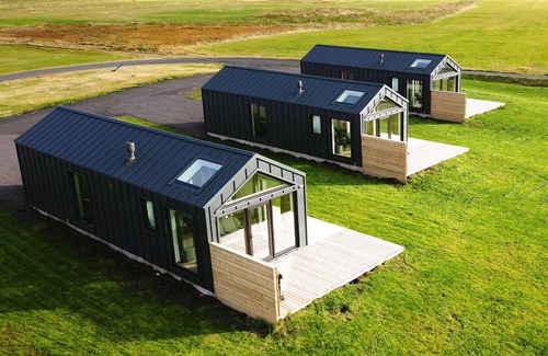 Kirkjubaejarklaustur City Center Casa | Luxury private house nr.4 on a family farm