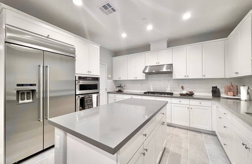 Mount Helix Casa | Luxury Private Oasis- 2 King Suites - Pool-Spa-Fire Pit-Sauna-Arcades-Playground