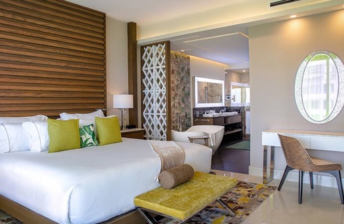 Puerto Juarez Hotel | Luxury property on the beach, with 7 outdoor swimming pools