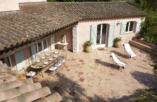 Saint-Paul-de-Vence Villa | Gran villa Provenzal con un jardín, piscina y vistas a St Paul