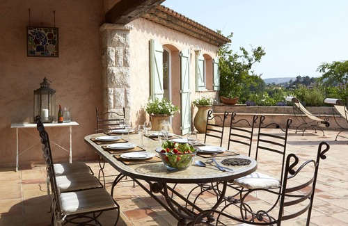 Saint-Paul-de-Vence Villa | Gran villa Provenzal con un jardín, piscina y vistas a St Paul