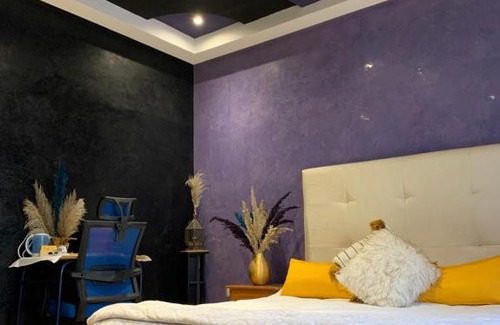 Hay Riad Cama Y Desayuno | Luxury Purple Suite in Hay Riad