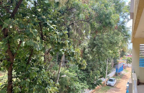 Mysore Apartamento | Luxury Queen Beds, Farm/Hill view, 5km center