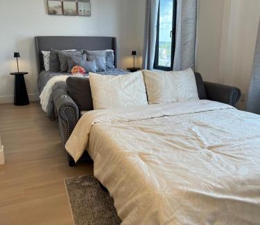 Elizabeth Apartamento | Luxury Queen Studio- Minutes To NYC, EWR & MetLife