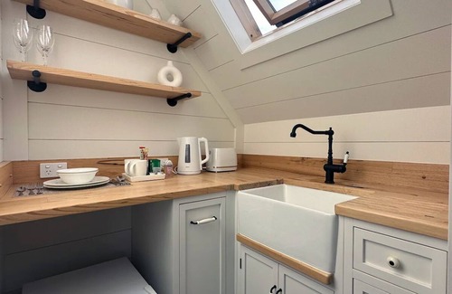 Caulfield South Apartamento | Luxury refined Victorian secluded quarters for the perfect relaxation.
