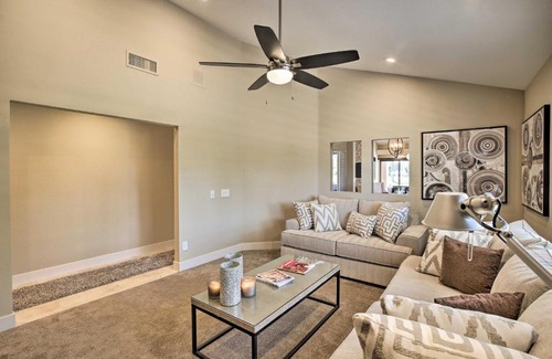 Palm Desert Apartamento | Luxury Remodeled Palm Desert Resort Condo!