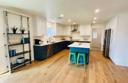 North Austin Civic Association Casa | Luxury Rennovated 4BR in ATX 10 min from Domain & DT