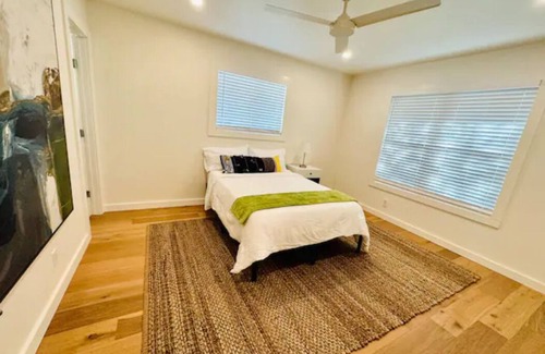 North Austin Civic Association Casa | Luxury Rennovated 4BR in ATX 10 min from Domain & DT