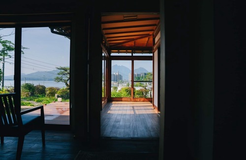 Hatsukaichi Casa | Luxury rental guest house / Hatsukaichi Hiroshima