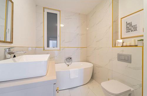 Orszagut Apartamento | Luxury Residence by Castle District, Free Parking